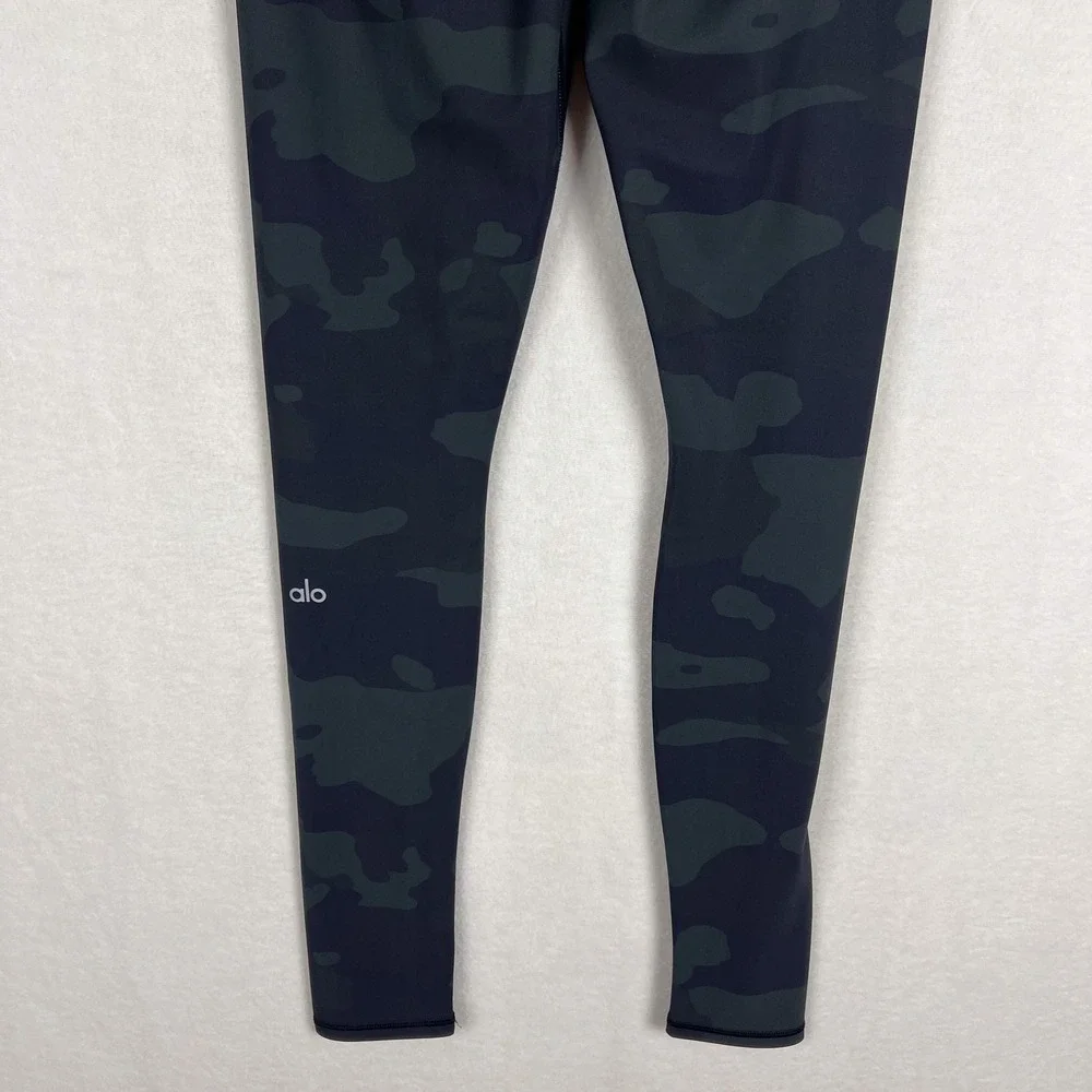 Alo Yoga Vapor High Waist Leggings in Hunter Camo Size Medium